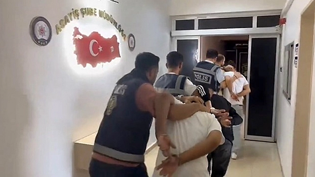 Farklı suçlara karışan 7 kişi gözaltına alındı