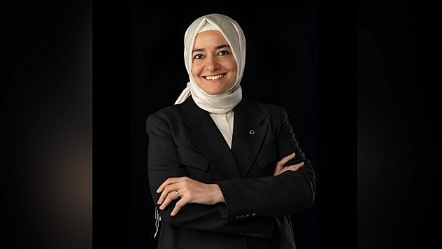 Fatma Betül Sayan Kaya'dan görevlerinden affını istedi
