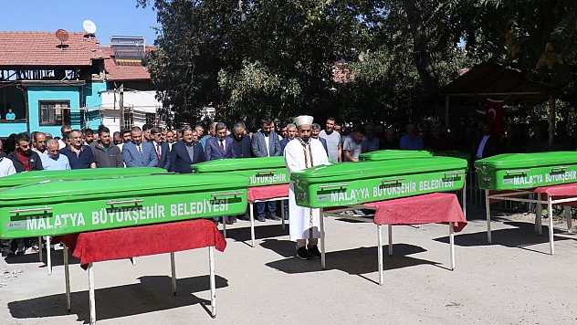 Feci Kazada Ölen 6 Kişilik Aile Defnedildi