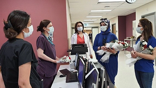 Fethi Sekin Şehir Hastanesi'nde Hemşireler Günü Unutulmadı