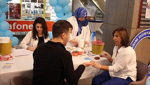 Fethi Sekin Şehir Hastanesi'nden diyabet konusunda bilgilendirme çalışması