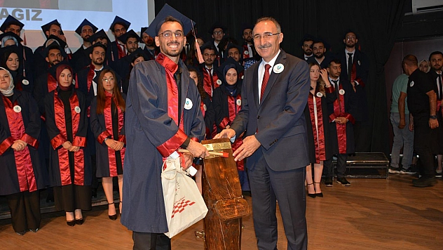 Fırat Üniversitesi Diş Hekimliği Fakültesi Mezuniyet Töreni Düzenlendi