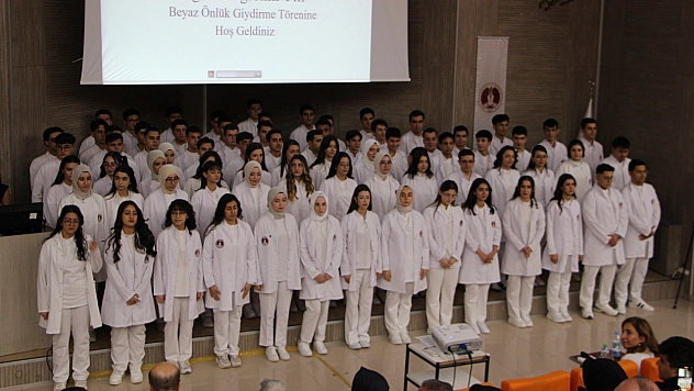 Fırat Üniversitesi Diş Hekimliği Fakültesinde Beyaz Önlük Giyme Töreni düzenlendi