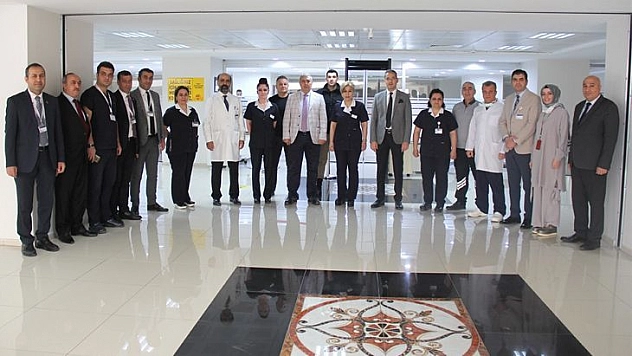 Fırat Üniversitesi Hastanesinde Hemşireler Gününde Hemşireler Unutulmadı