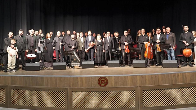 Fırat Üniversitesi'nde akademisyenler korosu sergilendi