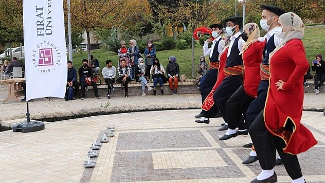 Fırat Üniversitesi'nde Halk Oyunlari Gösterisi Gerçekleştirildi