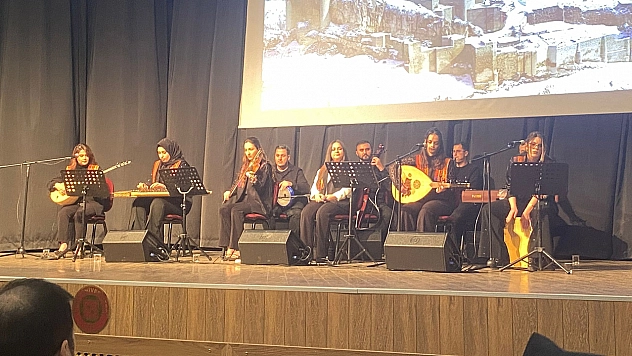 Fırat Üniversitesi'nde Türkiye'nin ilk kadın kürsübaşı topluluğundan konser