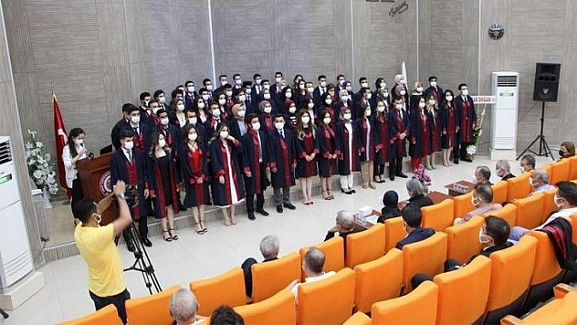 FÜ Diş Hekimliği Fakültesi ikinci yılında 64 mezun verdi