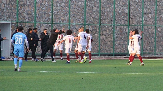 FÜ, yine finallerde elendi