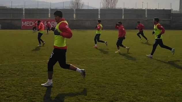 Gakgoş'tan tek mesai