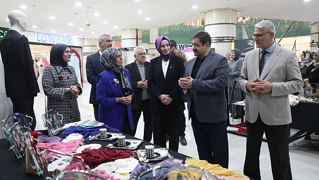 Elazığ'da geleneksel boncuklu iğne oyası sergisi büyüledi