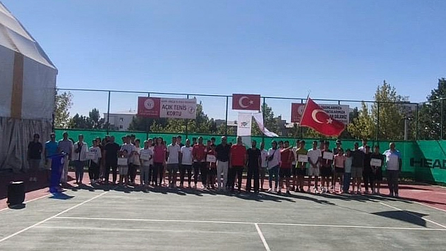 Genç raketler Türkiye şampiyonası için Elazığ'da yarışıyor