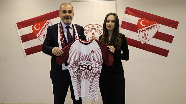 Gençler, bordo-beyazla buluştu: Başkan Alan'dan öğrencilere forma jesti