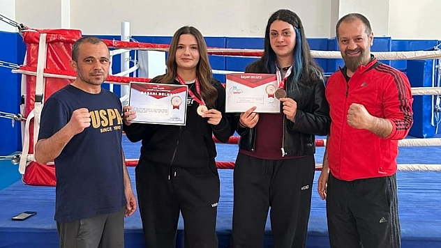 Gençler Türkiye Boks Şampiyonası'nda Elazığlı sporculardan çifte derece