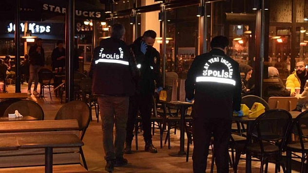 Gençlerin 'kız' kavgası kanlı bitti: 3 yaralı