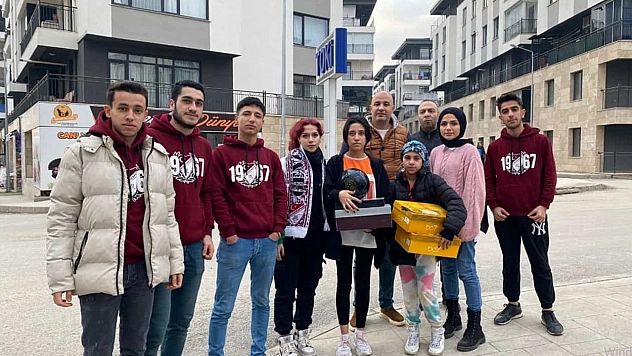 Gençlik 23 yürekleri ısıttı