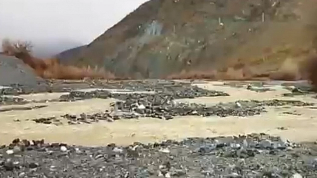 Gökdere yolunda heyelan, alternatif yola zarar verdi
