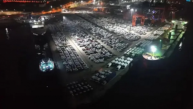 Görüntü Türkiye'den! Hepsi gece yarısı geldi