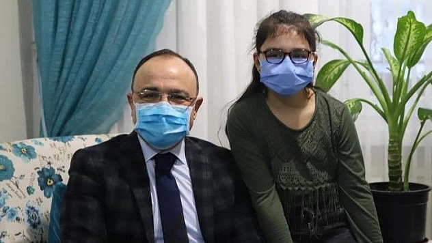 Gözyaşı döken küçük Hiranur'a 'Vali Amca'dan sürpriz ziyaret