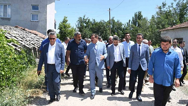 Gürkan: 'Yazıhan'a 470 kilometre asfalt yapıldı'