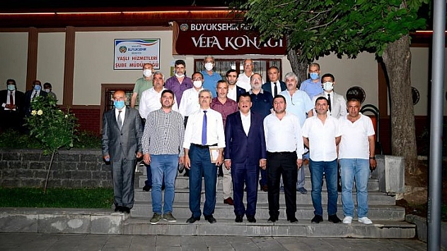 Gürkan, muhtarlarla bir araya geldi