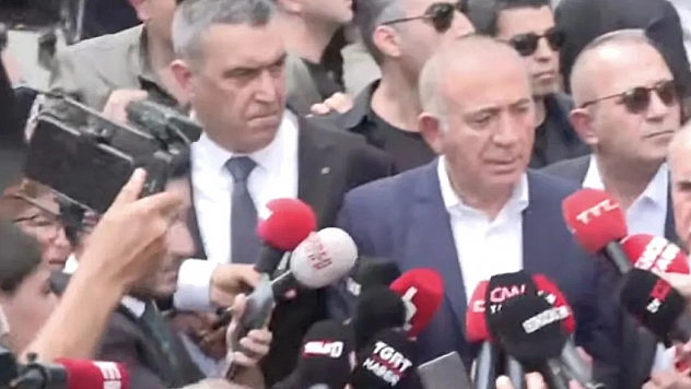 Gürsel Tekin CHP İstanbul İl Başkanlığı'nda