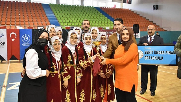 Halk oyunlarında şampiyonlar belli oldu