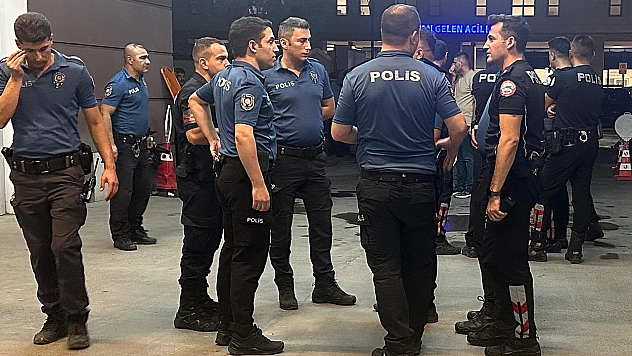 Hastanede bahçesinde bıçaklı kavga