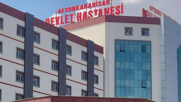 Hastanede doktorlar arasında kavga: Kadının eşi doktora saldırdı
