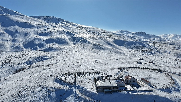 Hazarbaba'da beklenen açılış fırtınaya takıldı