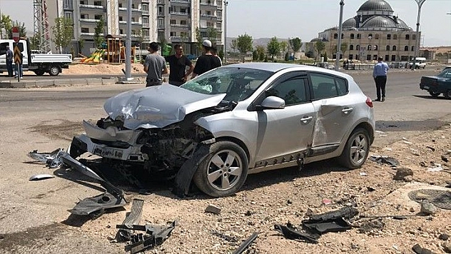 Hep Kaza, Yine Kaza