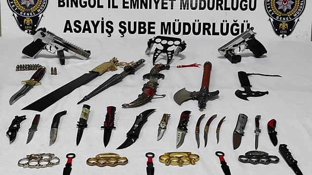 Hepsi bir evden çıktı, çeşit çeşit suç aletleri ele geçirildi