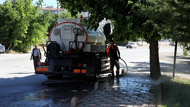 Hicret Mahallesi genelinde kapsamlı temizlik çalışması
