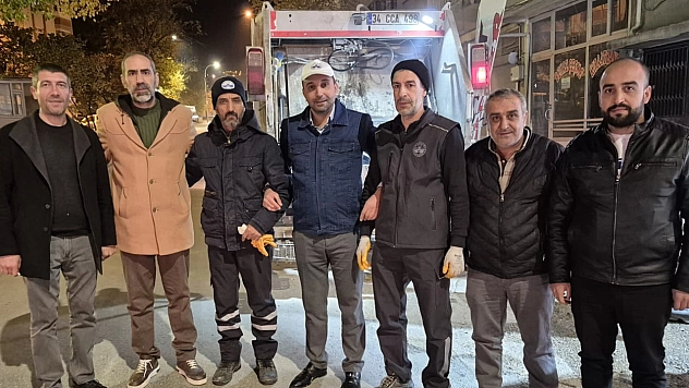 Hizmet-İş Sendikası'ndan gece vardiyasına moral ziyareti