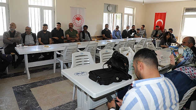 Hoş ve koruk köylerinde ikinci gün eğitime devam edildi