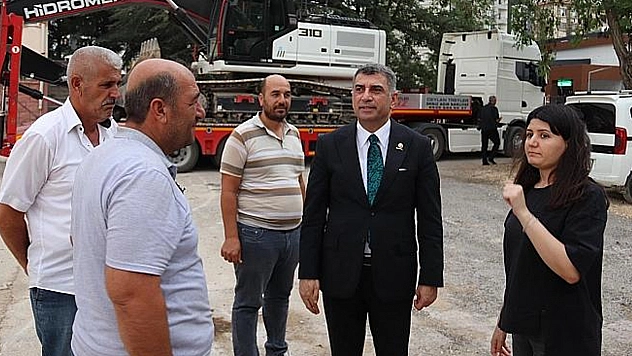 İdeolojik körlükle hizmetler görülmez