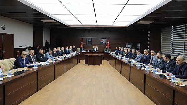 İktidar şerik istemedi