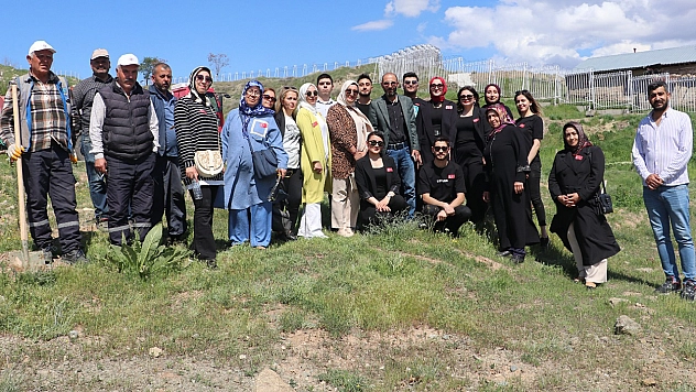 İletişim Fakültesi Öğrencilerinden Şehitlere Vefa