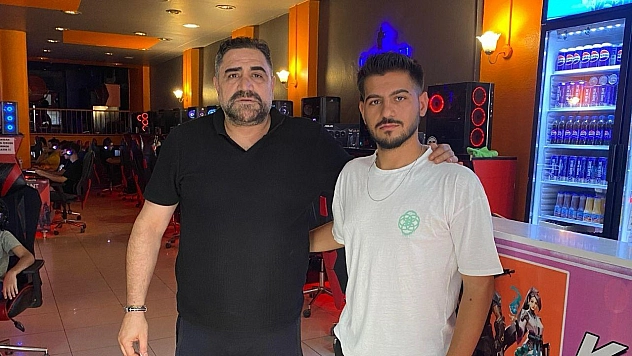 İnternet Kafeler Zor Durumda: Yüksek Maliyetler ve Azalan Müşteri