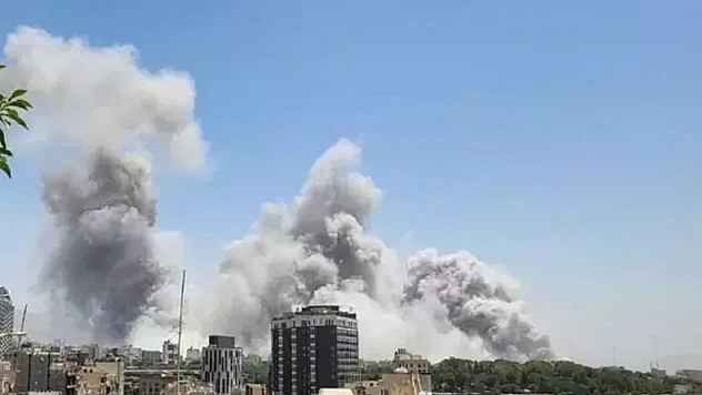 İsrail'den en büyük saldırı! Tahran yangın yeri