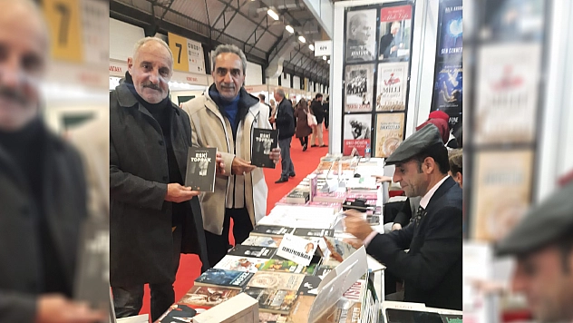 İstanbul TÜYAP kitap fuarında sekiz köşe şapka ile bir ilk