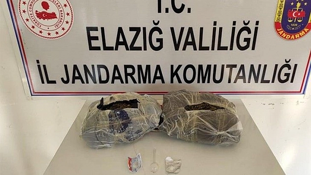 Jandarma yakaladı, el çantasından bakın ne çıktı!
