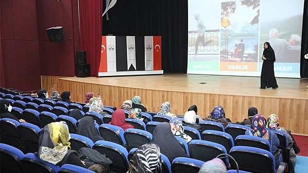 Kadın Girişimcilere 'Network Liderlik ve İş Fırsatı' Eğitimi