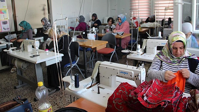 Kadınlar iş sahibi olmak için kurslarda ter döküyor