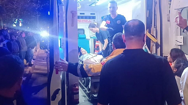 Kadınlar Sözlü Tartışmaya Girdi, Kocaları Sokak Ortasında Çatıştı!