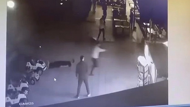 Kafede işlenen çifte cinayet kamerada