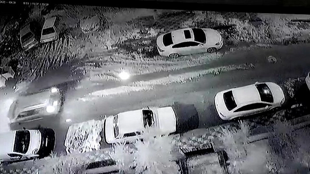 Kaldırımda Yürürken Bir Anda Kendini Çukurda Bulan Adamın Görüntüleri Ortaya Çıktı