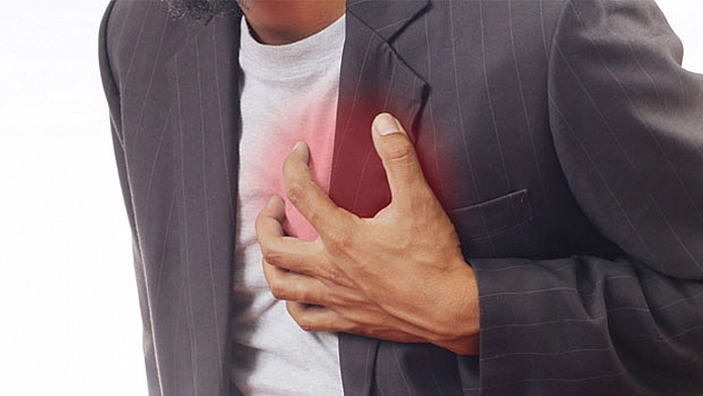 Kalp krizinde dikkat çeken artış: Aşılarla ilgisi var mı? Uzmanı yanıtladı