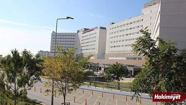 Kapalı Ameliyatla Kalın Bağırsağı Alınan Hasta Kanserden Kurtuldu