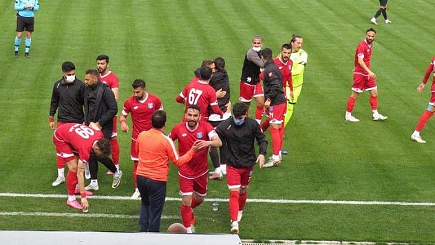 Karakoçlar'dan altın 3'lük!